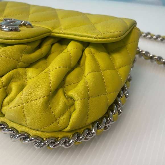 CHANEL Rare Mini Chain Around Messenger Bag - Yellow Mustard Chartreuse - Picture 6 of 15